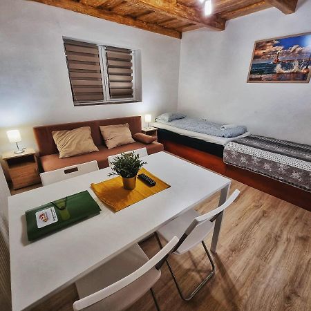 Gyongy Apartmanhazak Lägenhet Gyöngyös Exteriör bild