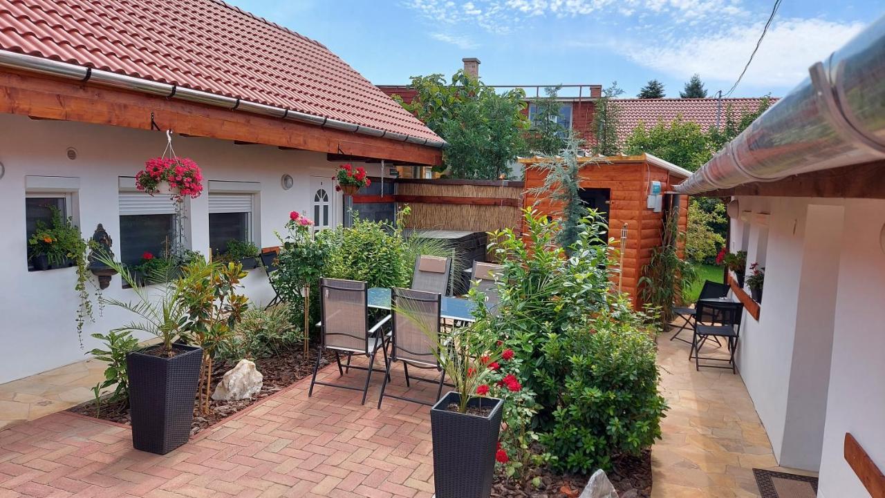 Gyongy Apartmanhazak Lägenhet Gyöngyös Exteriör bild
