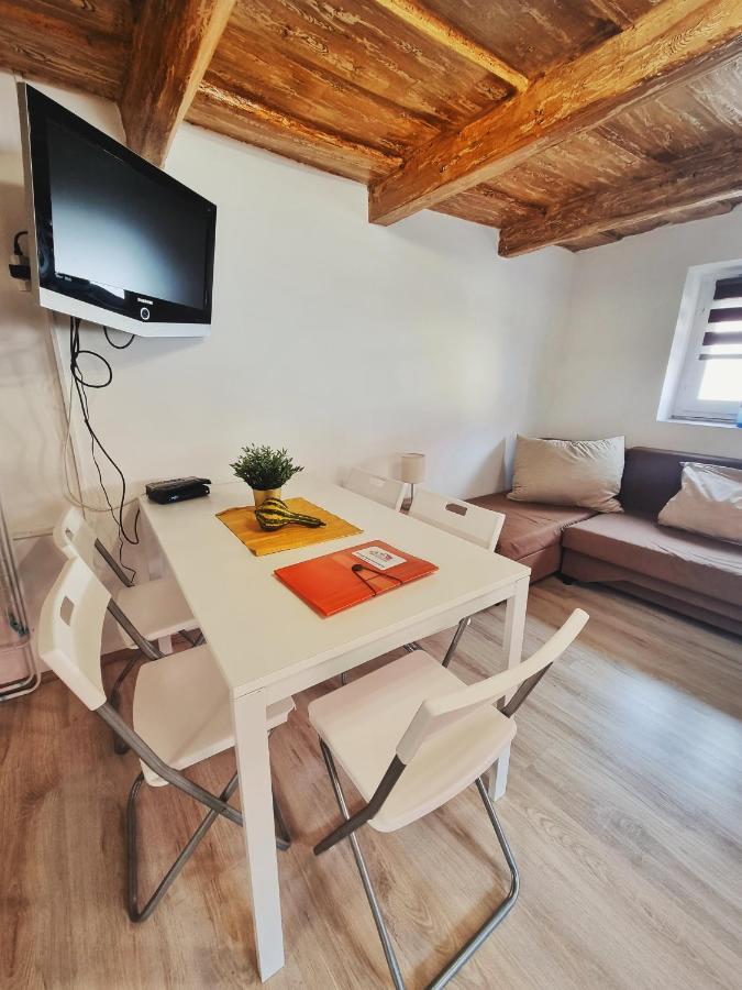 Gyongy Apartmanhazak Lägenhet Gyöngyös Exteriör bild