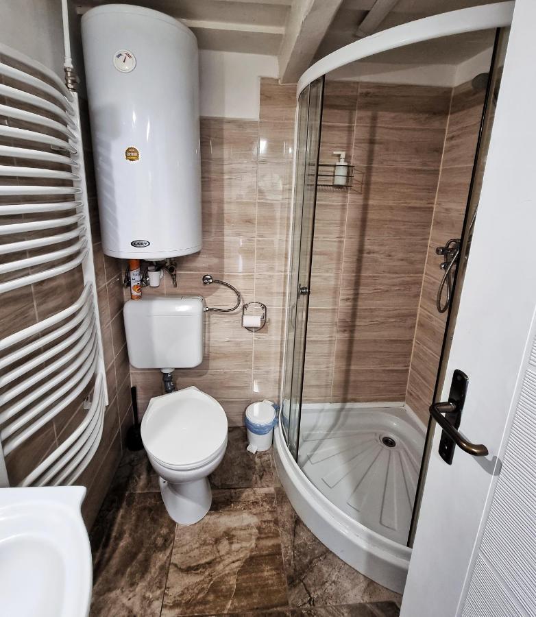 Gyongy Apartmanhazak Lägenhet Gyöngyös Exteriör bild